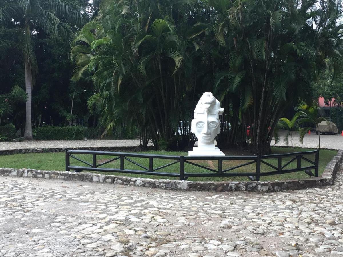 Mision Palenque Hotel Exterior photo